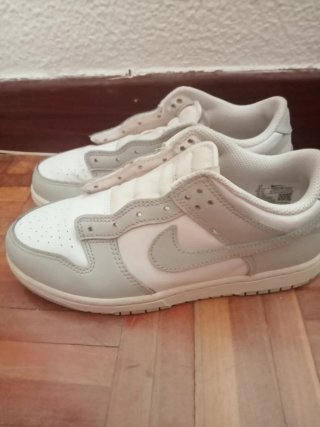Zapatillas Unisex Grises y Blancas