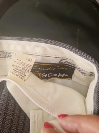 Traje negro media etiqueta