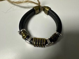 Pulseras cuero estilo Platadepalo