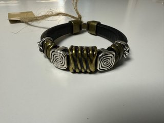 Pulseras cuero estilo Platadepalo