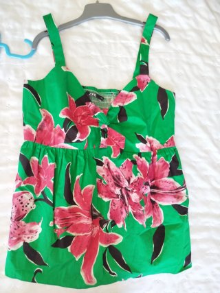Blusa verde Zara flores rosas