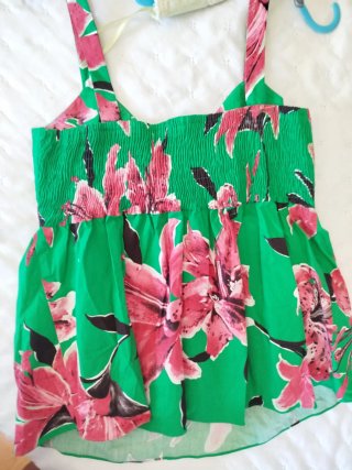 Blusa verde Zara flores rosas
