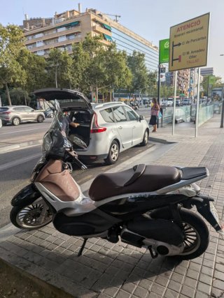 Piaggio Beverly 125 Scooter