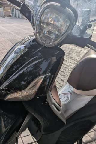 Piaggio Beverly 125 Scooter