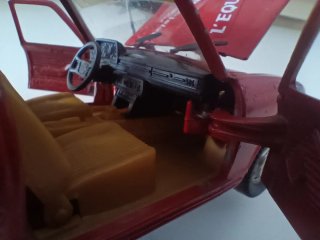 Polistil Peugeot 504 GL Le Parisien Libéré 1:26