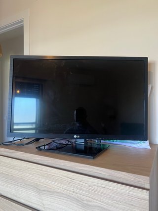 LG 32” Full HD + Amazon Fire TV Stick — Smart TV