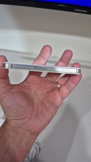 iPhone 4S Bianco con cavo USB