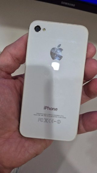 iPhone 4S Bianco con cavo USB