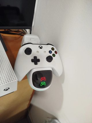 Xbox One S + 2 Baterías Recargables y Cargador