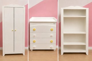 Muebles de bebé blancos