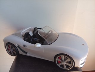 Auto sportiva per bambole