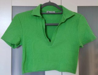 Top corto verde Zara Talla M