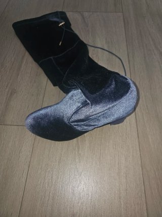 Botas altas grises de terciopelo