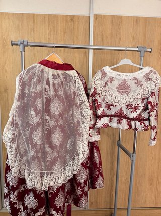Traje Novia Alicantina granate y Blanco