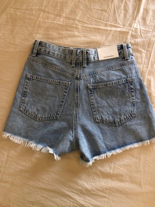 Shorts vaqueros Stradivarius con pedrería