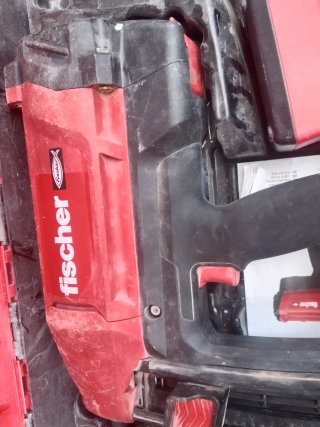 Caja de herramientas Fischer roja