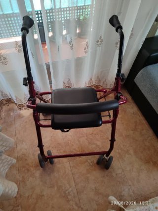 Andador para mayores con asiento