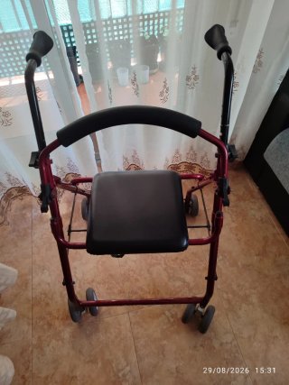 Andador para mayores con asiento