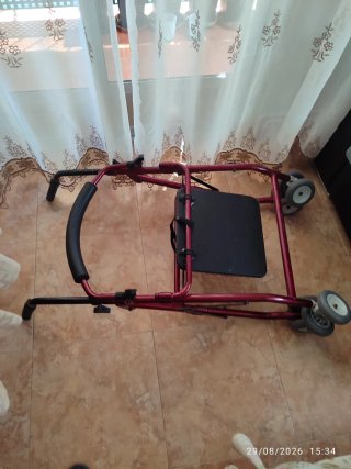 Andador para mayores con asiento