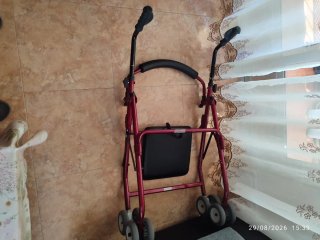 Andador para mayores con asiento