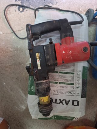 Taladro percutor STT3051