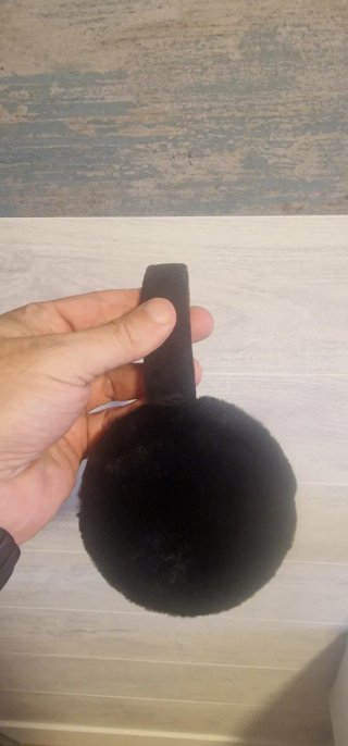 Orejeras negras de pelo sintético