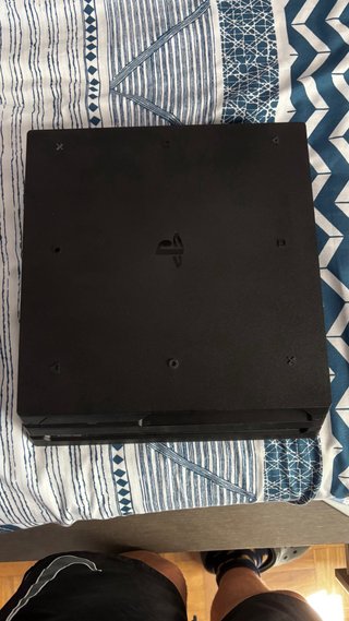 Consola PS4 Pro 1TB Negra + 6 Juegos