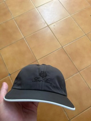 Gorra Loro Piana Gris y Blanca