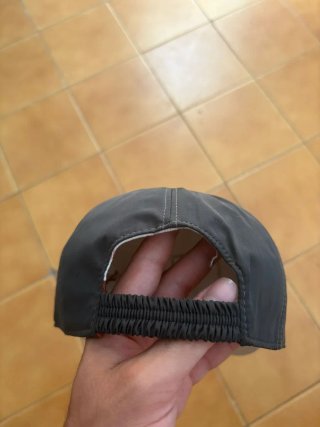 Gorra Loro Piana Gris y Blanca