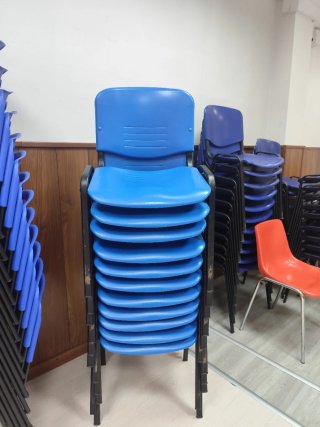 Sillas PVC con estructura de hierro