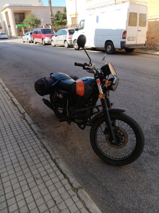 Moto Scrambler 400 Negra