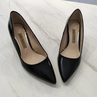 Zapatos de salón Zara tacón dorado