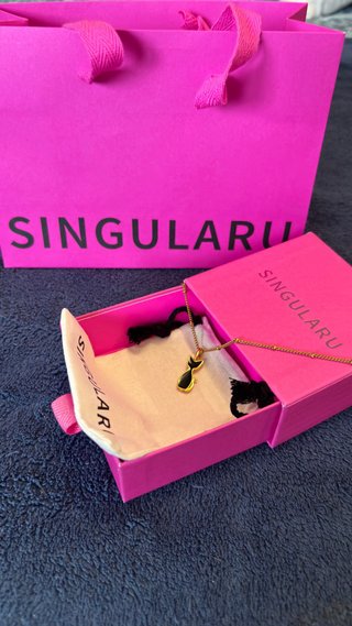 Collar con Colgante de Gato Bañado en Oro