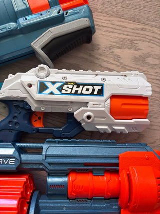 Nerf Warden & Shockwave + X-Shot + scatola munizio