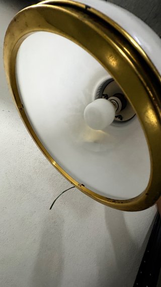 Lámpara colgante antigua dorada y blanca