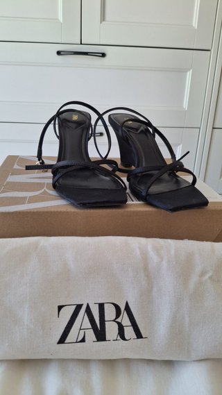 Sandalias ZARA Negras