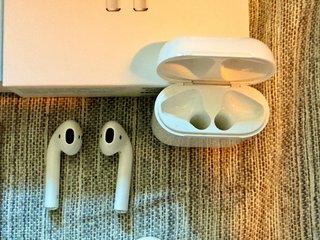 AirPods 2 originales + funda Elago AW6