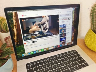 APPLE MacBook Pro 2019 i9 32 GB SSD2TB VEGA 20