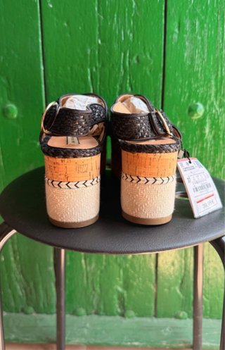 Sandalias Zara esparto cuña negras y beige