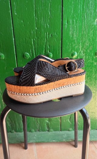 Sandalias Zara esparto cuña negras y beige