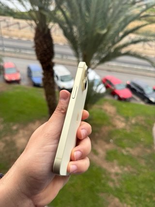 iPhone 15 - 93% Batería