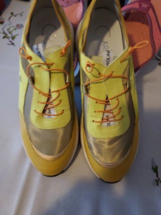 Zapatillas Carolina Herrera amarillas