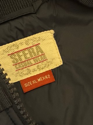 Anorak azul con capucha