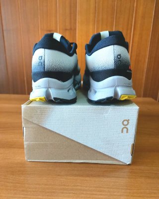 On Running Cloudsurfer Trail 2 WP Talla 44