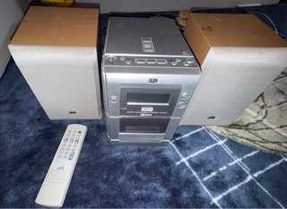 Mini Cadena JVC con mando