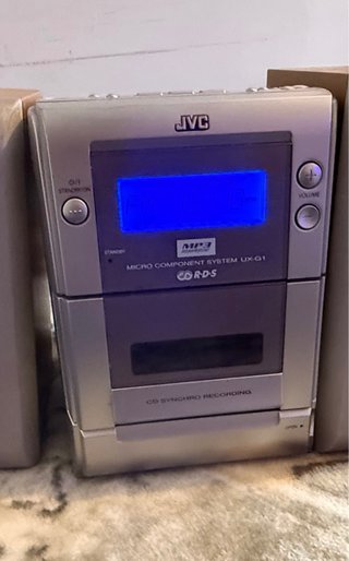 Mini Cadena JVC con mando