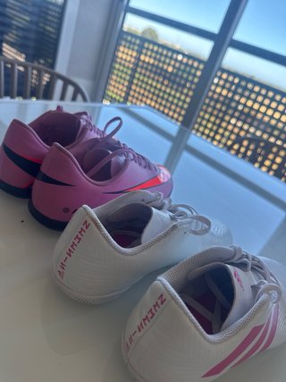 Pack Zapatillas niña Adidas Nemeziz y Nike Mercuri