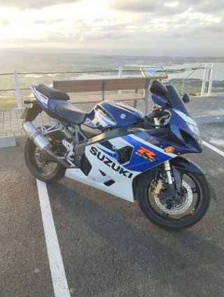 Suzuki GSXR 750 K5