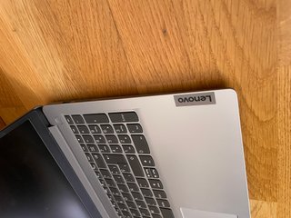 Portátil Lenovo AMD 3020a 8GB 128GB ssd