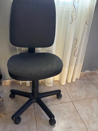 Silla de oficina con ruedas